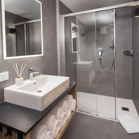 Feriehus Schoeneben 5 Wald im Pinzgau